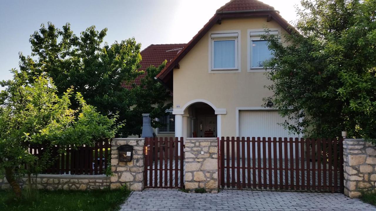 Grand Apartmanhaz Gyenesdiás Exteriér fotografie